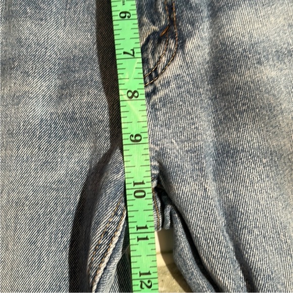 Levi’s Red Tag Light Wash Straight Leg Jeans - Picture 5 of 8